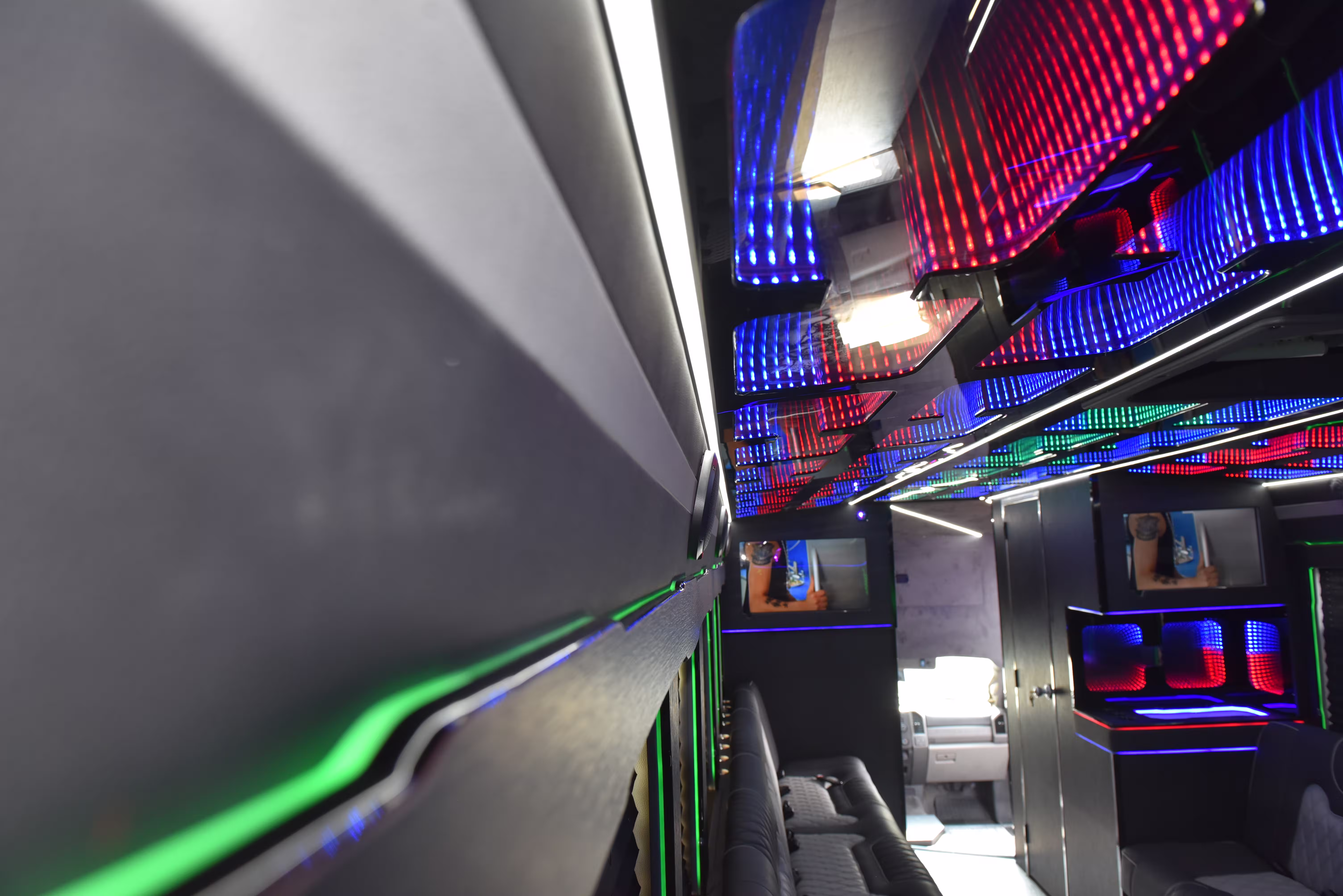 Image 21 for Luxury Limo Build