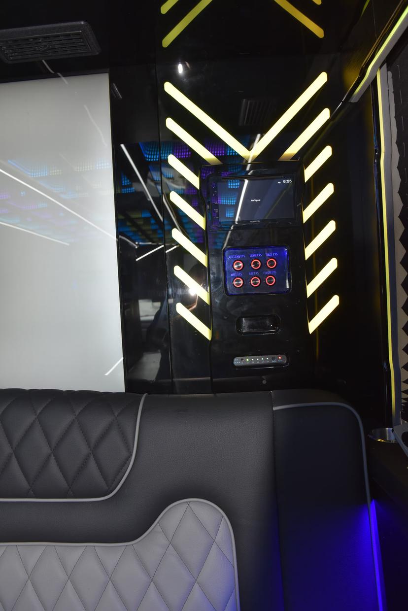 Luxury Limo Build image 31